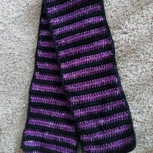 Beetlejuice-inspired scarf